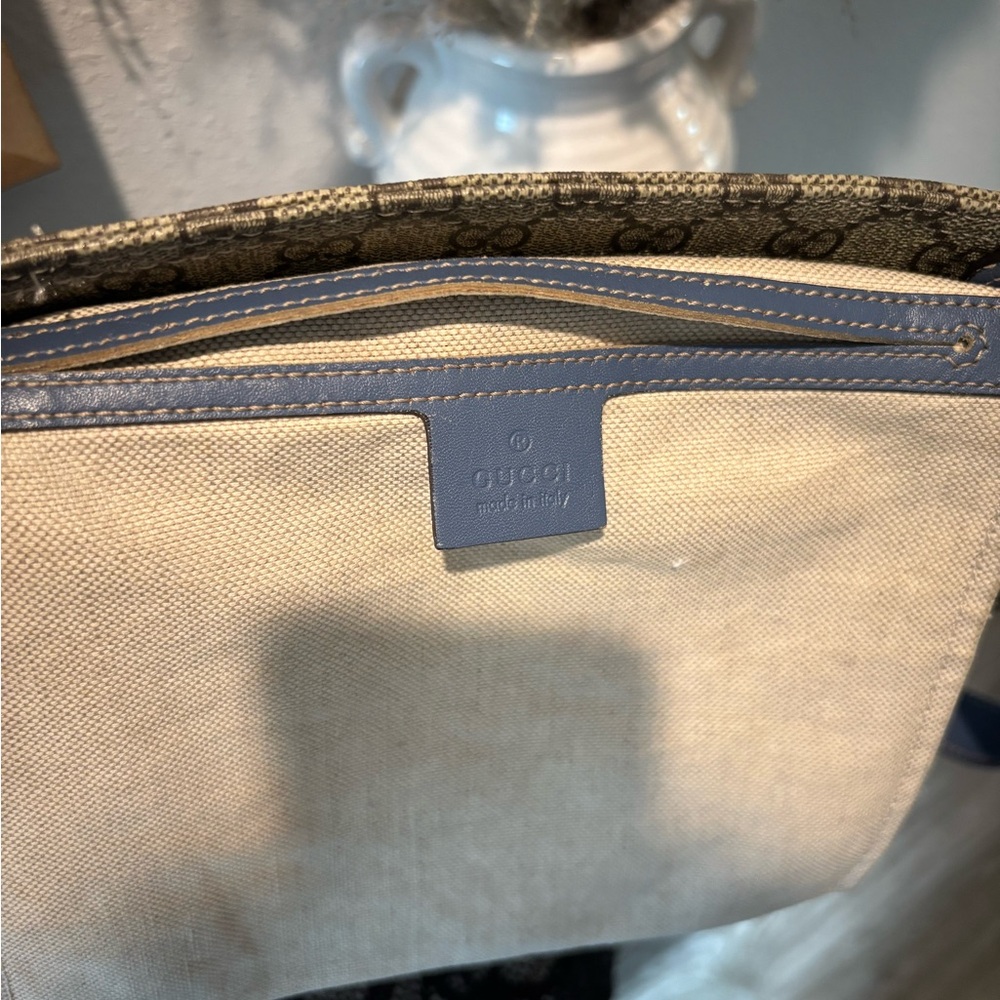 Gucci Crossbody (call out on interior only) - Picture 6 of 7